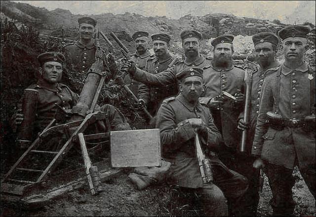 trench mortar crew