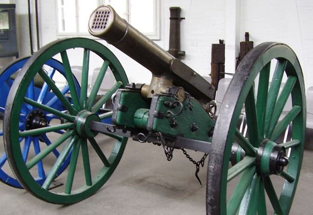the 1870 war saw the first use of the machine gun on the French side